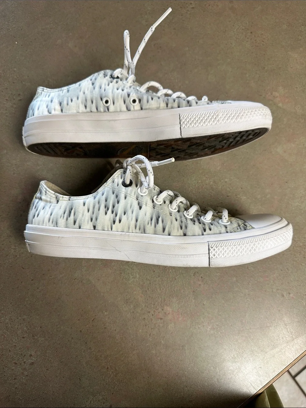 Converse x Futura “Skyfall” Low-Top Sneakers in White and Neon Yellow - Picture 10 of 16